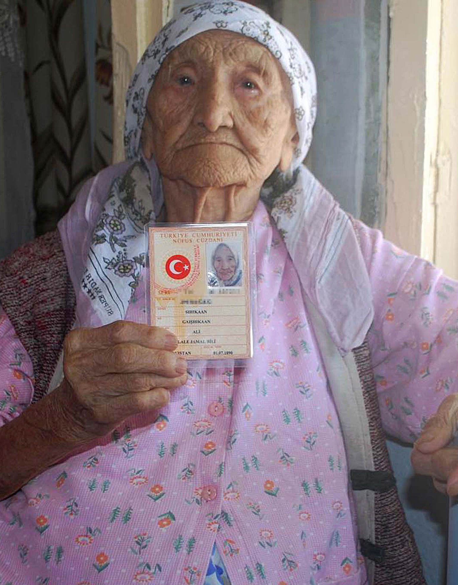 Dünyanın en yaşlı kadını resimler Dünyanın en yaşlı kadını resimler